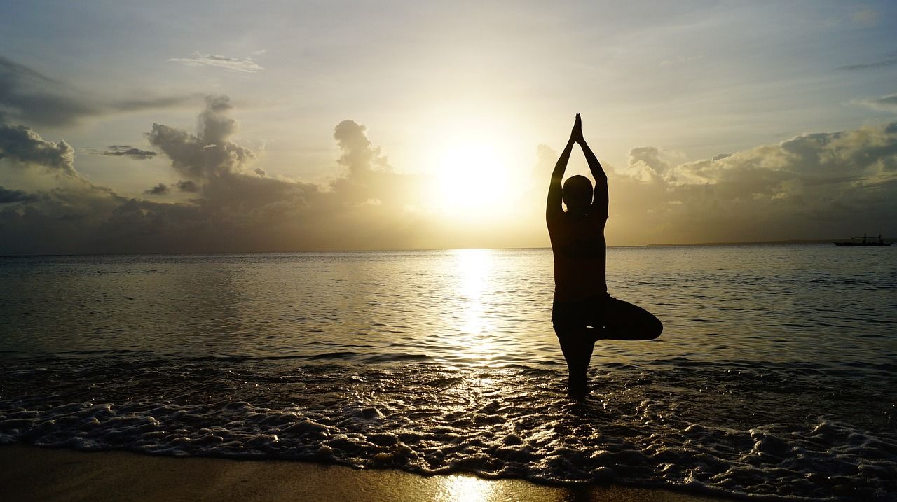 entdecken sie yoga: erfahren sie mehr über die vorteile, techniken und praktiken, die körper und geist stärken. perfekt für anfänger und fortgeschrittene, die ihr wohlbefinden verbessern möchten.
