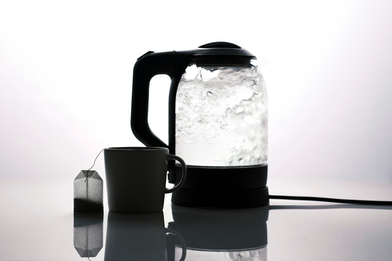 entdecken sie eine breite auswahl an küchengeräten, die ihre koch- und backerlebnisse revolutionieren. von mixern über toaster bis hin zu hochwertigen kochmaschinen – alles, was sie brauchen, um ihre küche zu optimieren und köstliche gerichte zuzubereiten.